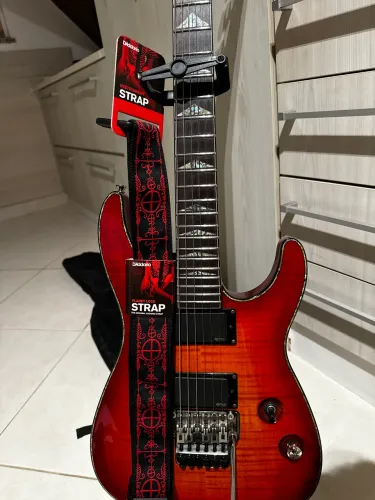 Guitarra Charvel Desolation Soloist DX-1 FR