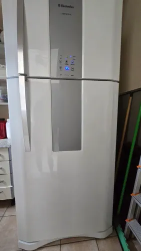 Geladeira Electrolux DFO 553 L / Freezer 132L branca 2.500 reais