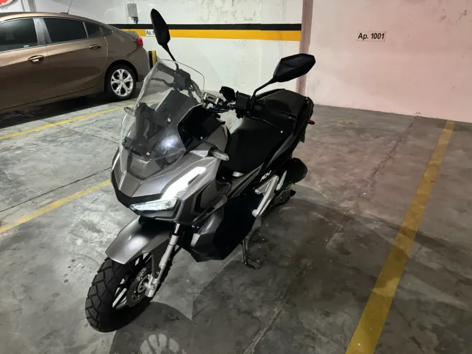 Honda ADV baixa km