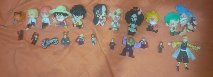 Bonecos miniaturas