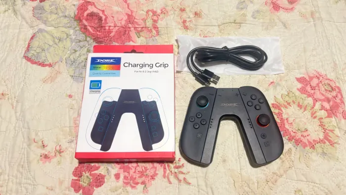 Joycon Nintendo Switch 2 + Grip Dobe (recarrega)
