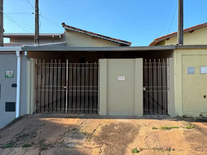 Casa à venda no bairro Recanto dos Colibris em Cosmópolis/SP.