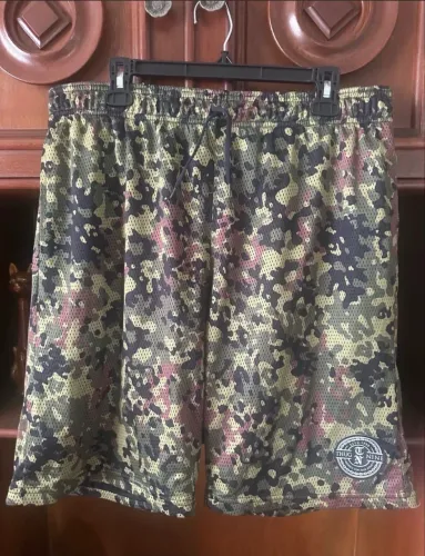 Kit 3 Bermudas 1 Thug Nine GG e 2 Billabong G na etiqueta sem uso