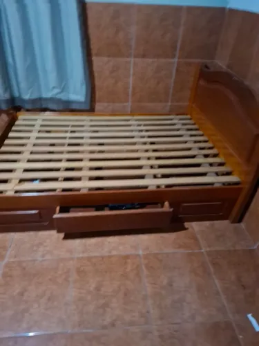 Vendo cama madeira casal de madeira