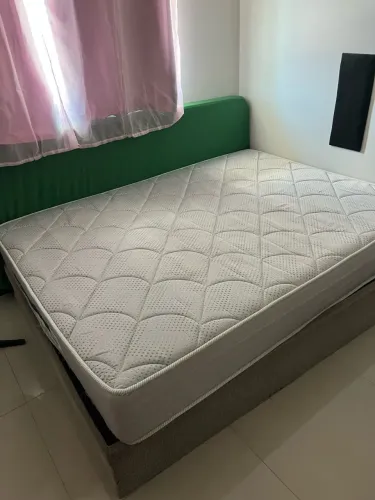 Vendo cama completa: box + colchão