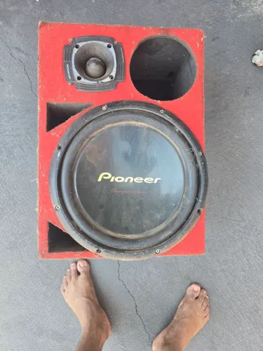Vende-se 2 subwoofer 12 polegadas pioneer
