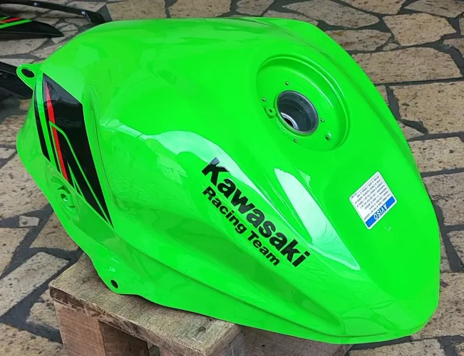Tanque Kawasaki ZX4R