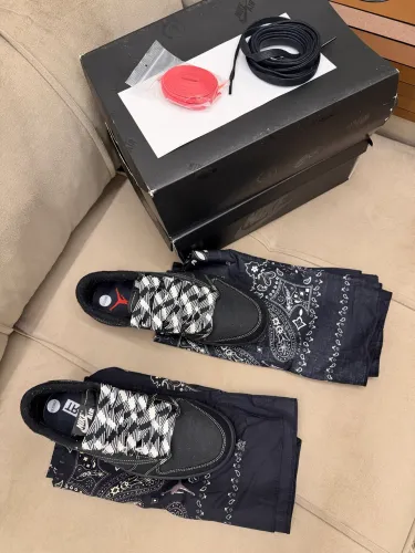 Tênis Air Jordan 1 Low x Travis Scott Black Phantom