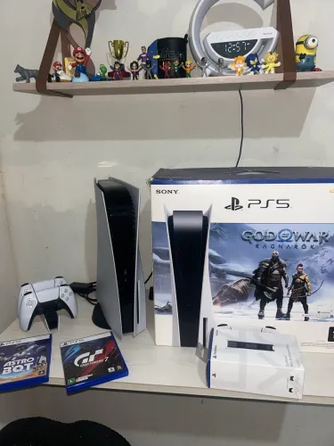 Play 5 com dois consoles e base