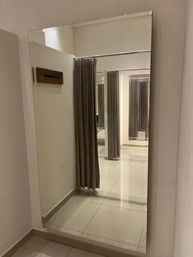 Espelho Decorativo de Parede com Suporte em Madeira com LED (04 un)