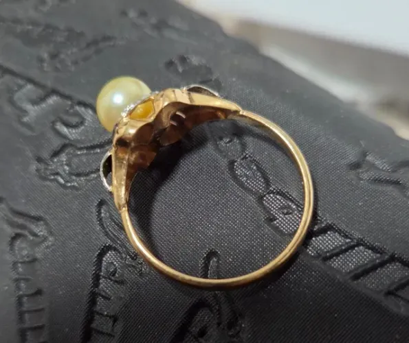 Anel solitário de perola em ouro 18K