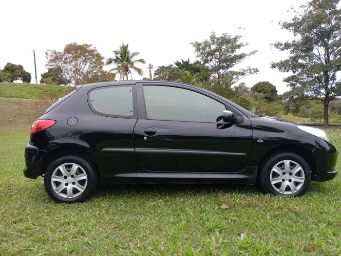 Peugeot 207 X-line 1.4 Flex 8V 3P 2010