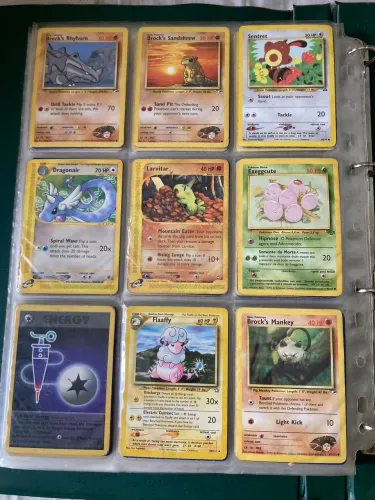 Cartas Pokemon Primeira Edição Diversas, Incluindo Charizard, Blastoise e Venasauro