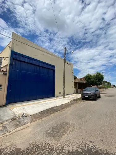 Galpão com 360 metros quadrados em Aparecida de Goiânia.