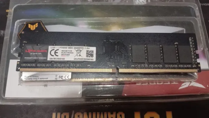 Memoria UP Gamer DDR 4 8 GB 2666 mhz, semi nova.
