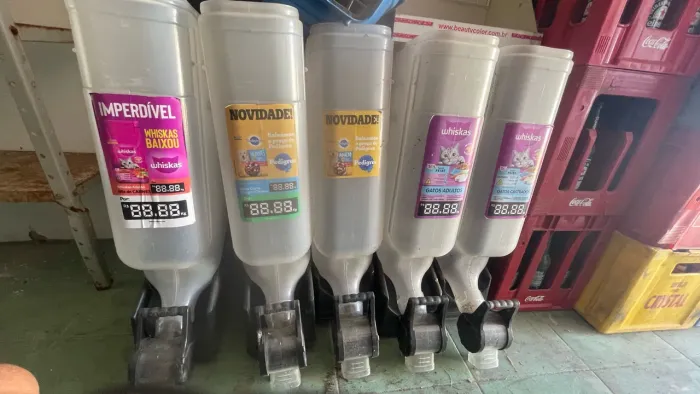 Dispenser e expositor de ração e rações!! Cachorro, gato e outros animais !!