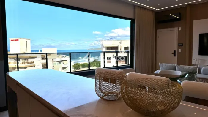 Cobertura Linear à Venda em Bombinhas SC  4 Suítes com Vista Permanente para o