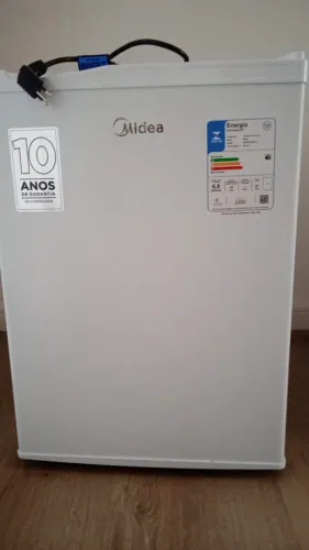Frigobar com apenas 1 mês de uso