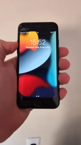 iPhone 7 - Tela quebrada