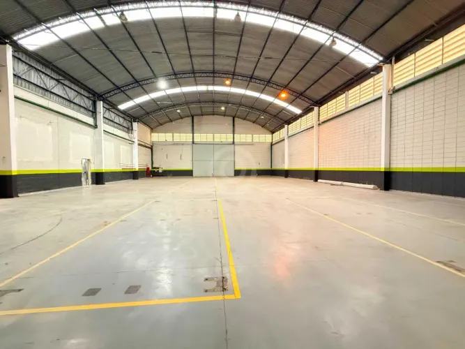 Galpão : / Comercial / Vila Capelletto/ Centro Itatiba/ Acesso a Rodovia Dom Pedro