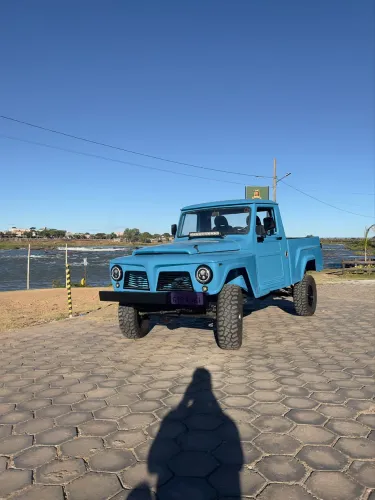 Ford F-75 4X4 2.3 1980
