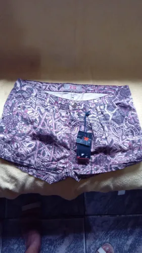 SHORTS DE SARJA ESTAMPADO 