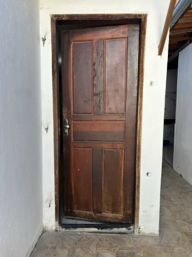 Porta de massaranduba