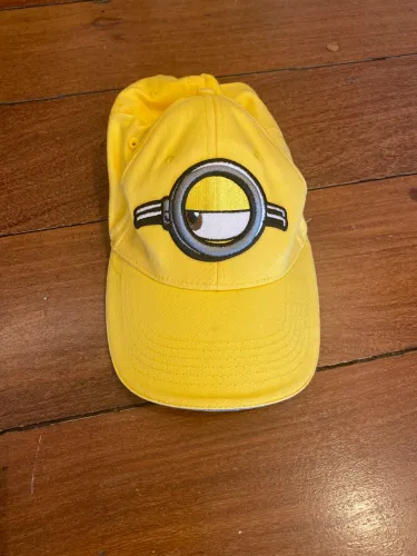 Boné minions