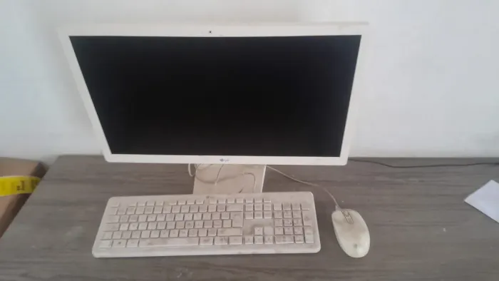 COMPUTADOR ALL IN ONE LG