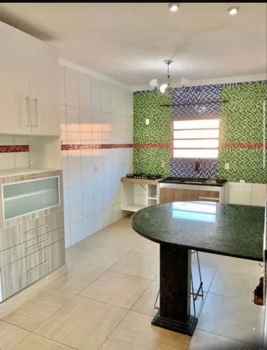 Alugo 1/4 Com Garagem Jacobina