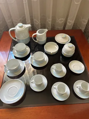 Jogo de Cafe e Cha Antigo Porcelana Pozzani Vintage Anos 70/80 - Design Geometrico