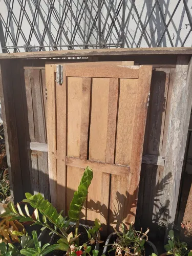 Vende - se: Janelas de madeira