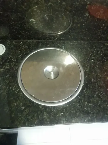 Lixeira de imbutir no granito 