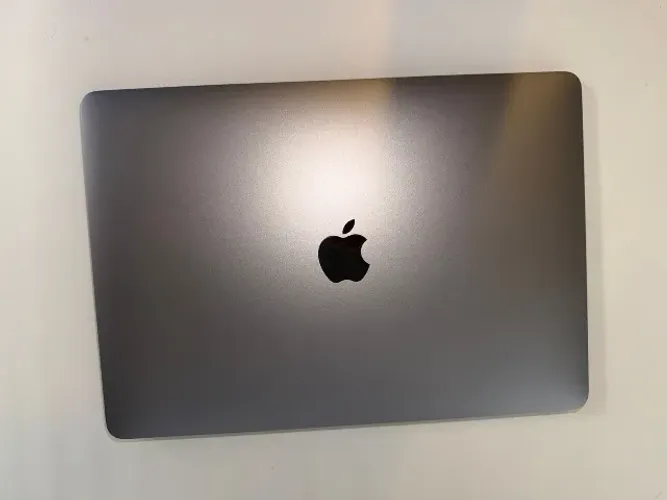 Apple Macbook M1 8GB