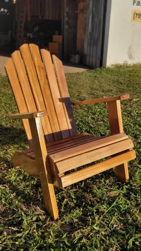 Cadeira Adirondack de Madeira - Artesanal, Confortável e Resistente