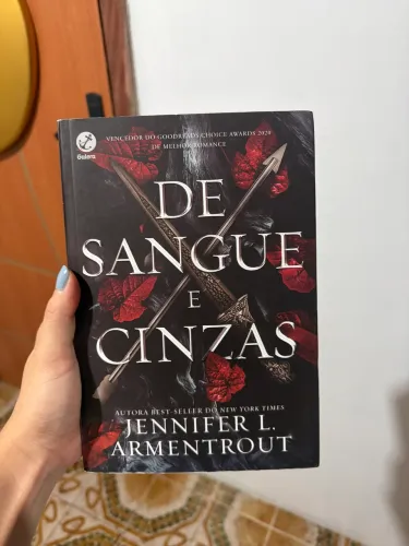 Livro de sangue e cinzas