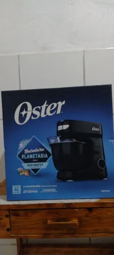 Batedeira planetária com 850 watts de potência