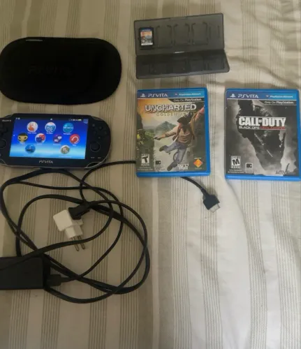 PS Vita PCH-1010 OLED + 2 Jogos Originais + Case + Carregador