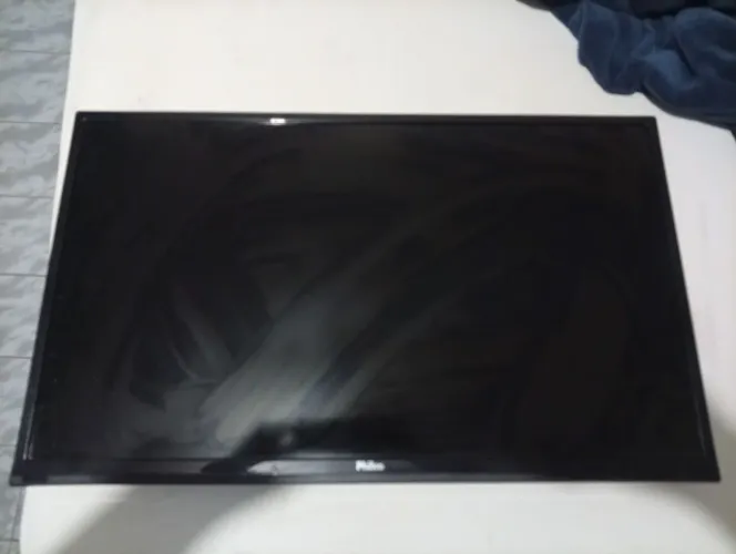 Tv Philco 32 com defeito na fonte de energia elétrica.