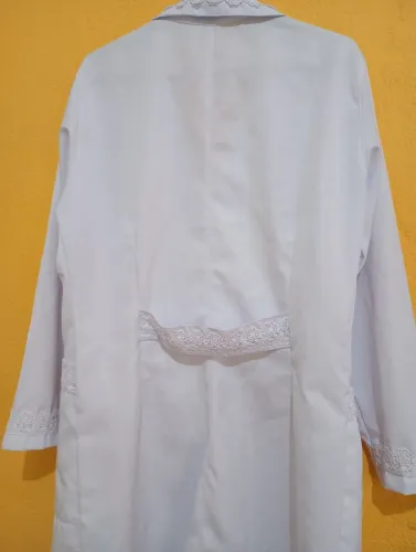 Jaleco branco bordado 