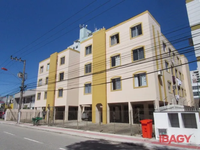Excelente Apartamento 1 dormitório(s) em Kobrasol - São José
