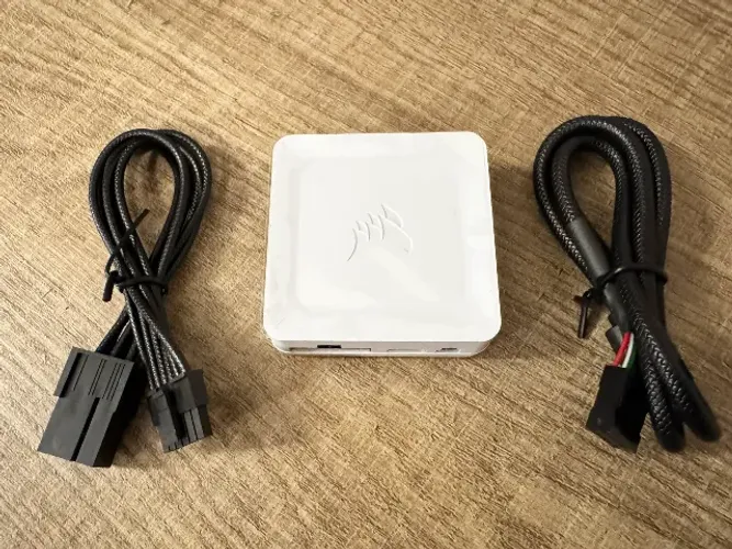 Fan Hub Controladora Corsair iCUE Link Branco Nova