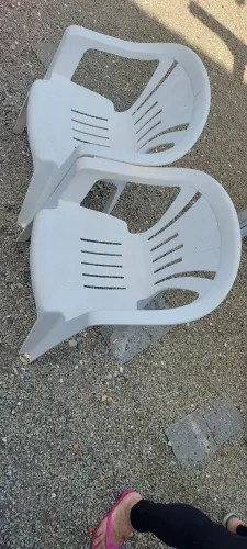 cadeira plastica 30  reais cada