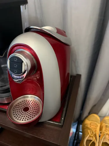 Cafeteira Espresso Vermelha Automática - TRES 3 Corações