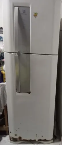 Vende-se geladeira Eletrolux Frost Free 