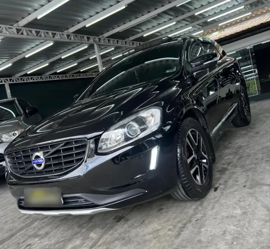 Volvo XC 60 D-5 Momentum 2.4 AWD Diesel 5P 2017