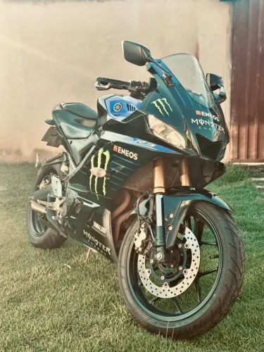 Yamaha YZF R-3 321 2022