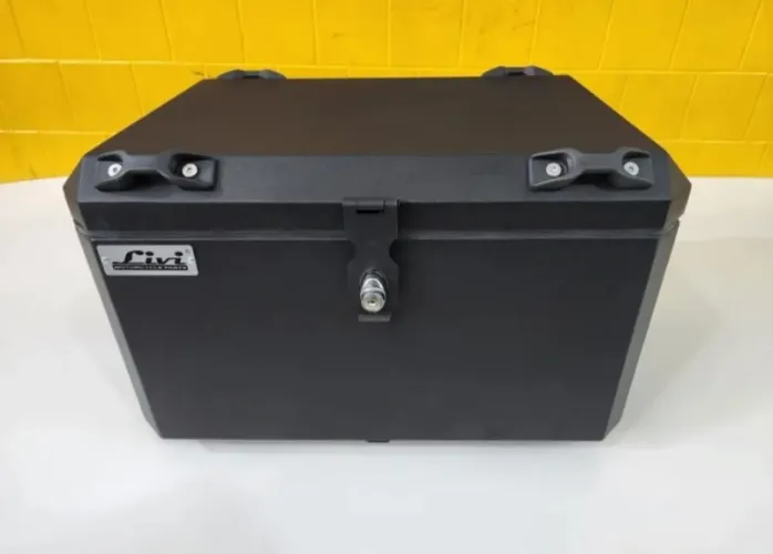BAULETO PARA MOTOS MARCA LIVI R$ 899,00 novo custa mais ,de R$ 2.000,00