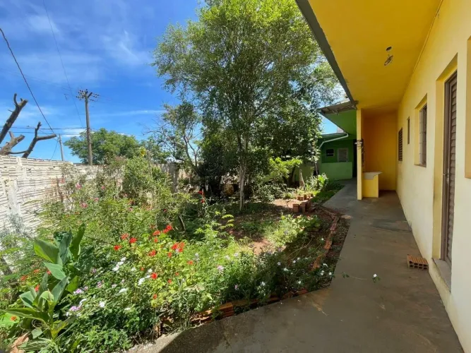 Casa à venda em Tatuí-SP, Jardim Santa Rita de Cássia: 2 quartos, 2 salas, 2 banheiros, 1 