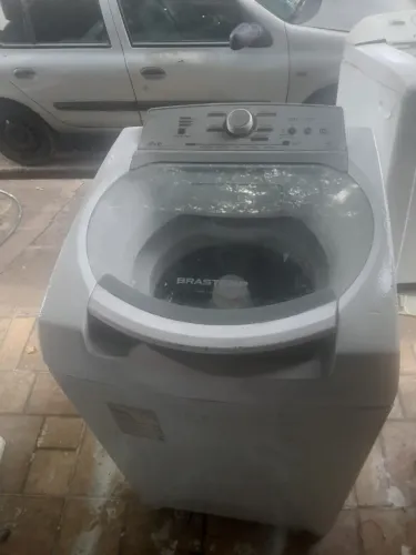 Vendo essa máquina Brastemp 9 kg funcionando perfeitamente faço entrega